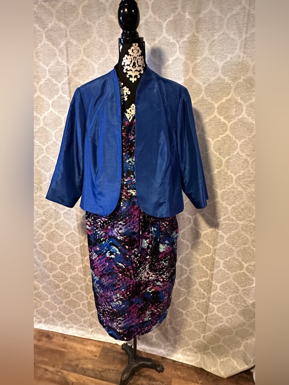 Le Bos Special Occasion Women's Blue Crop Jacket set -Royal Blue Abstract Sz 20W